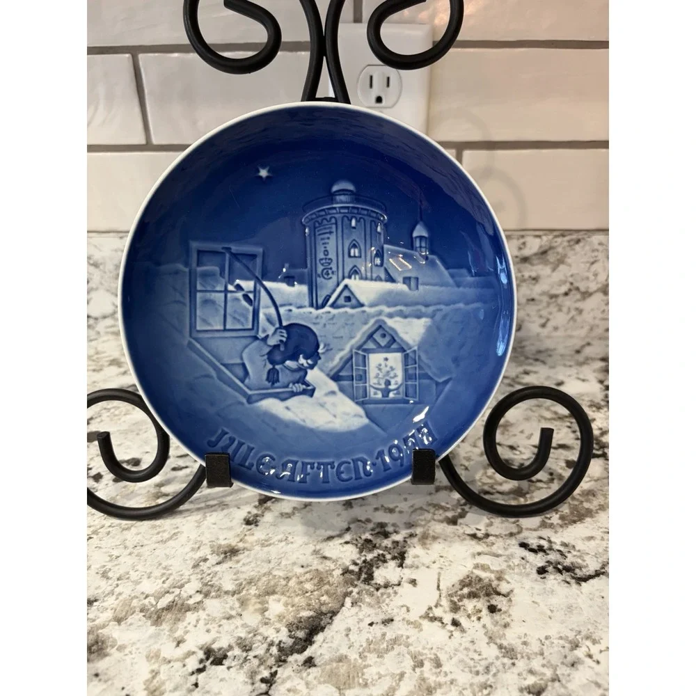 Vtg Bing & Grondahl Copenhagen Christmas 1977 Blue White collector  plate